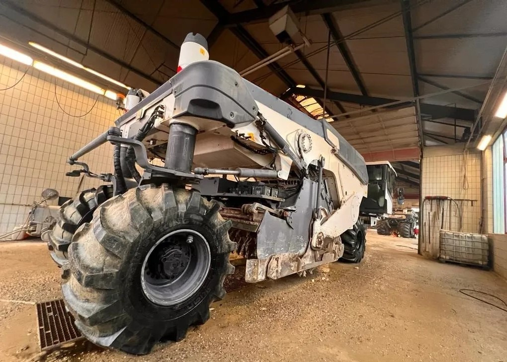 Wirtgen WR 240 I - Estabilizador de suelos: foto 4 Wirtgen WR 240 I - Estabilizador de suelos: foto 4