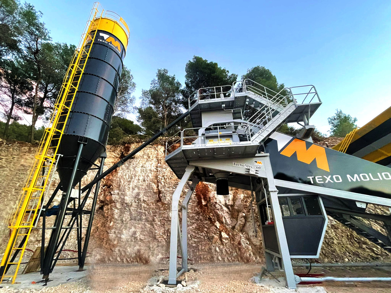 FABO mobile concrete batching plant - Planta de hormigón: foto 1 FABO mobile concrete batching plant - Planta de hormigón: foto 1