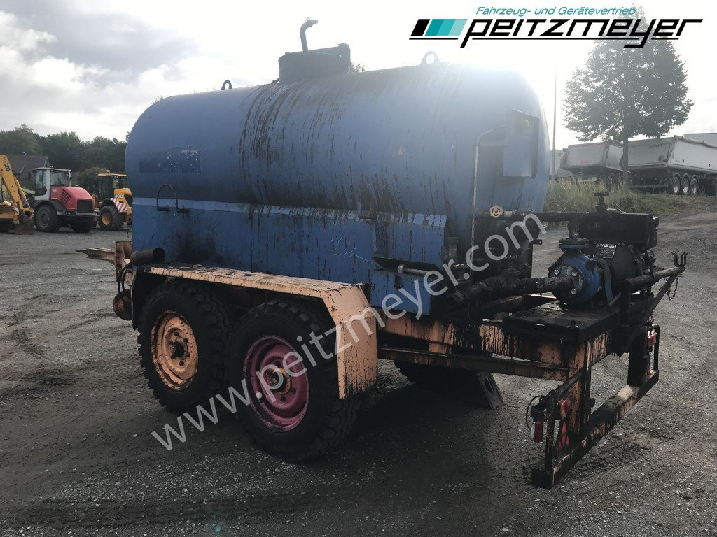 BATHE TANDEMANHÄNGER Bitum / Teerkocher 3,5 m³ Hatz Diesel-Motor 1 B 40 - Cisterna de riego asfáltico: foto 2 BATHE TANDEMANHÄNGER Bitum / Teerkocher 3,5 m³ Hatz Diesel-Motor 1 B 40 - Cisterna de riego asfáltico: foto 2