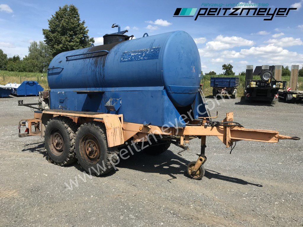 BATHE TANDEMANHÄNGER Bitum / Teerkocher 3,5 m³ Hatz Diesel-Motor 1 B 40 - Cisterna de riego asfáltico: foto 3 BATHE TANDEMANHÄNGER Bitum / Teerkocher 3,5 m³ Hatz Diesel-Motor 1 B 40 - Cisterna de riego asfáltico: foto 3