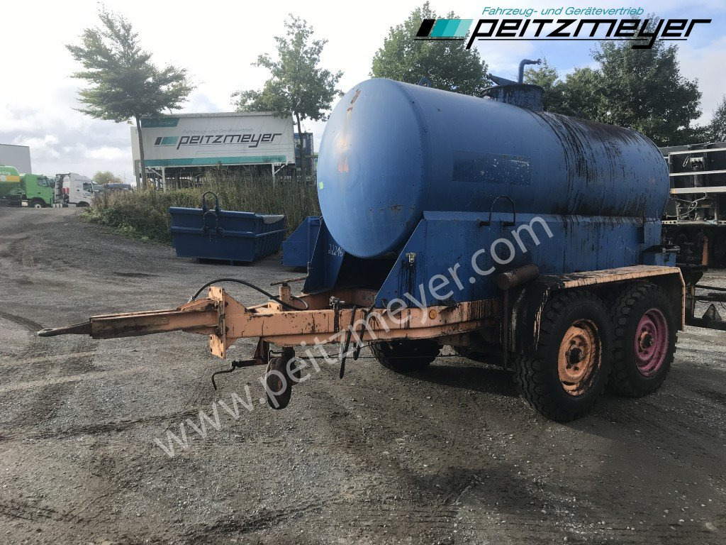 BATHE TANDEMANHÄNGER Bitum / Teerkocher 3,5 m³ Hatz Diesel-Motor 1 B 40 - Cisterna de riego asfáltico: foto 4 BATHE TANDEMANHÄNGER Bitum / Teerkocher 3,5 m³ Hatz Diesel-Motor 1 B 40 - Cisterna de riego asfáltico: foto 4