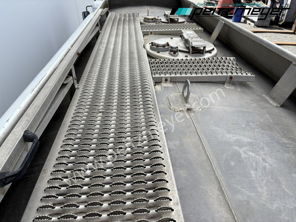 Camión cisterna MERCEDES-BENZ LK 1524 BB Diesel/Heizöl Tankwagen: foto 6 Camión cisterna MERCEDES-BENZ LK 1524 BB Diesel/Heizöl Tankwagen: foto 6