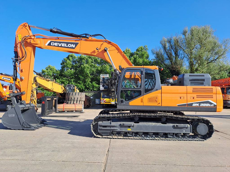 Doosan DX 300 LC-7M (UNUSED, 4 Pieces available) - Excavadora de cadenas: foto 1 Doosan DX 300 LC-7M (UNUSED, 4 Pieces available) - Excavadora de cadenas: foto 1
