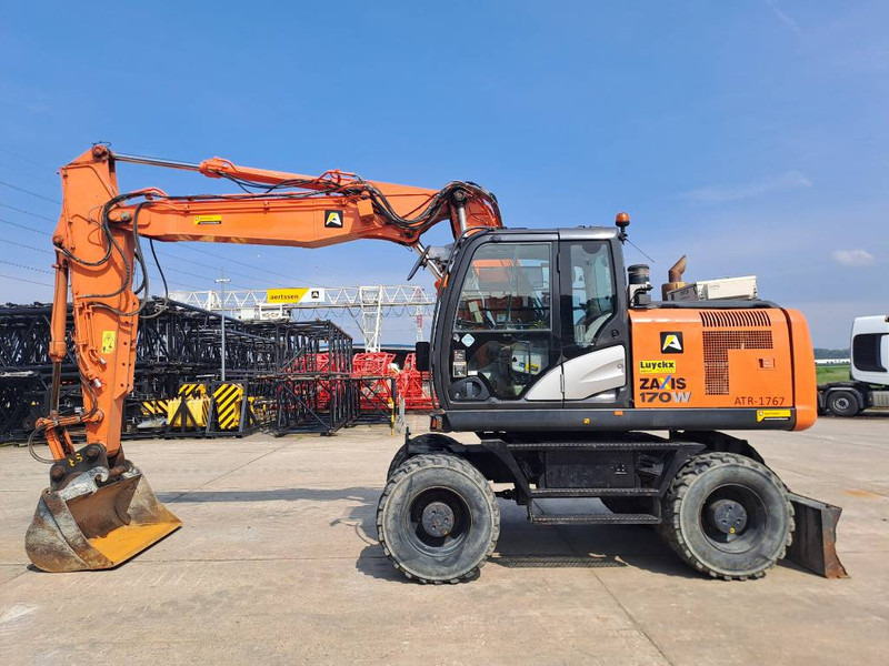 Hitachi ZX170W-5B - Excavadora de ruedas: foto 1 Hitachi ZX170W-5B - Excavadora de ruedas: foto 1