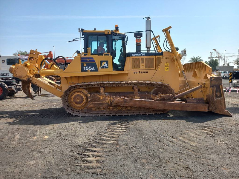 Komatsu D155A (4 pieces available - Abu Dhabi) - Bulldozer: foto 2 Komatsu D155A (4 pieces available - Abu Dhabi) - Bulldozer: foto 2