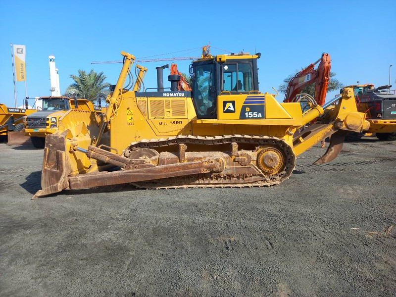 Komatsu D155A-6R (4 pcs available in Abu Dhabi) - Bulldozer: foto 1 Komatsu D155A-6R (4 pcs available in Abu Dhabi) - Bulldozer: foto 1