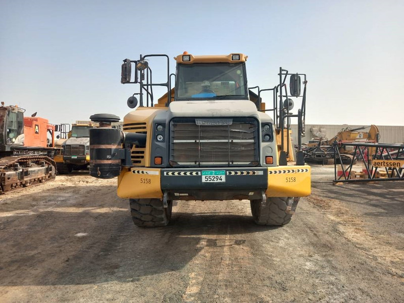 Komatsu HM400-3R (4 pcs available in Abu Dhabi) - Dúmper articulado: foto 5 Komatsu HM400-3R (4 pcs available in Abu Dhabi) - Dúmper articulado: foto 5