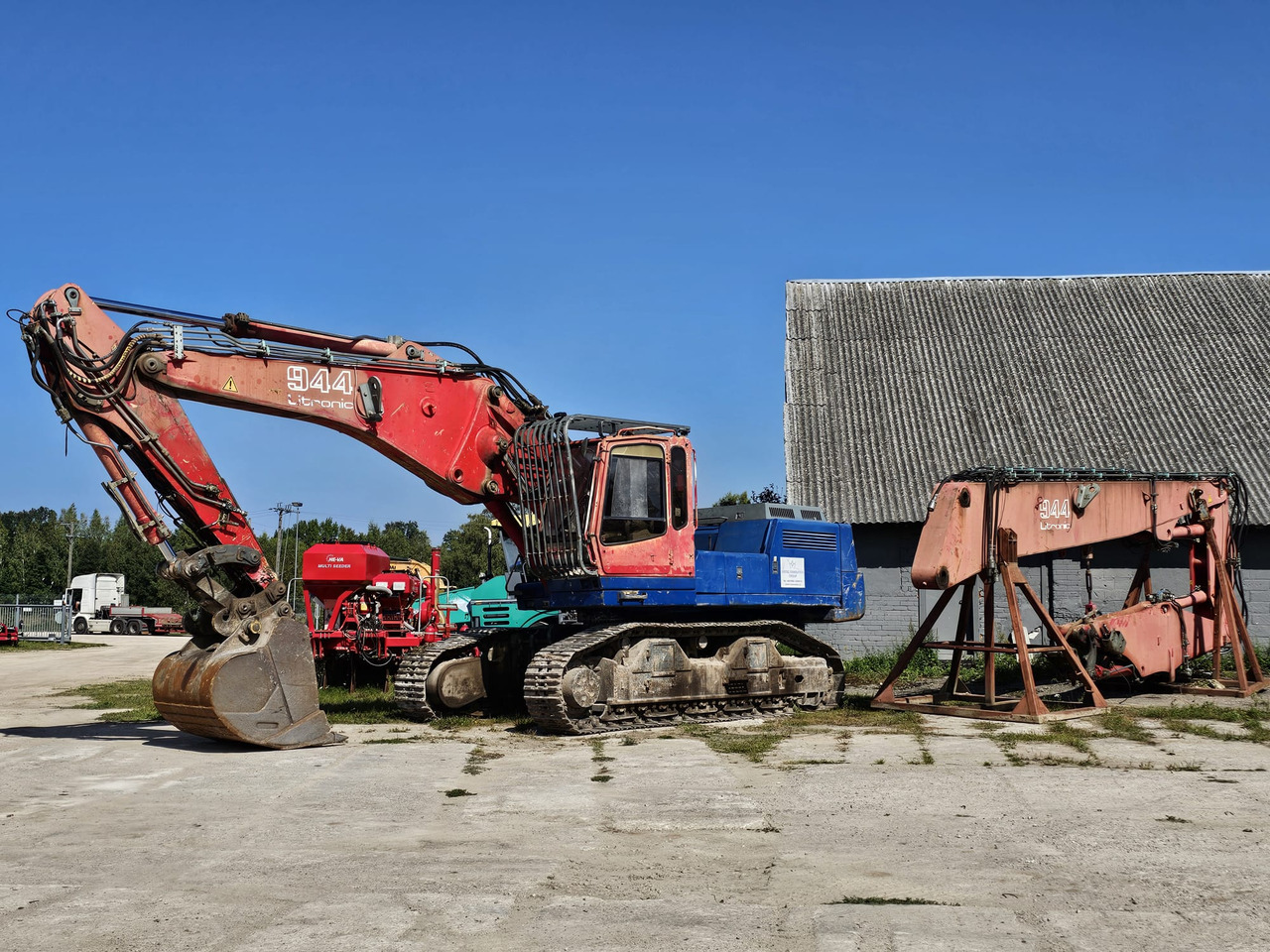 LIEBHERR R944B VH-HD. UHD boom and standart boom included. - Excavadora de demolición: foto 3 LIEBHERR R944B VH-HD. UHD boom and standart boom included. - Excavadora de demolición: foto 3