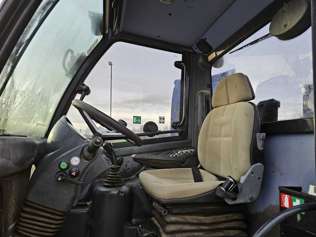 YANMAR V8, 744 hours! - Cargadora de ruedas: foto 5 YANMAR V8, 744 hours! - Cargadora de ruedas: foto 5
