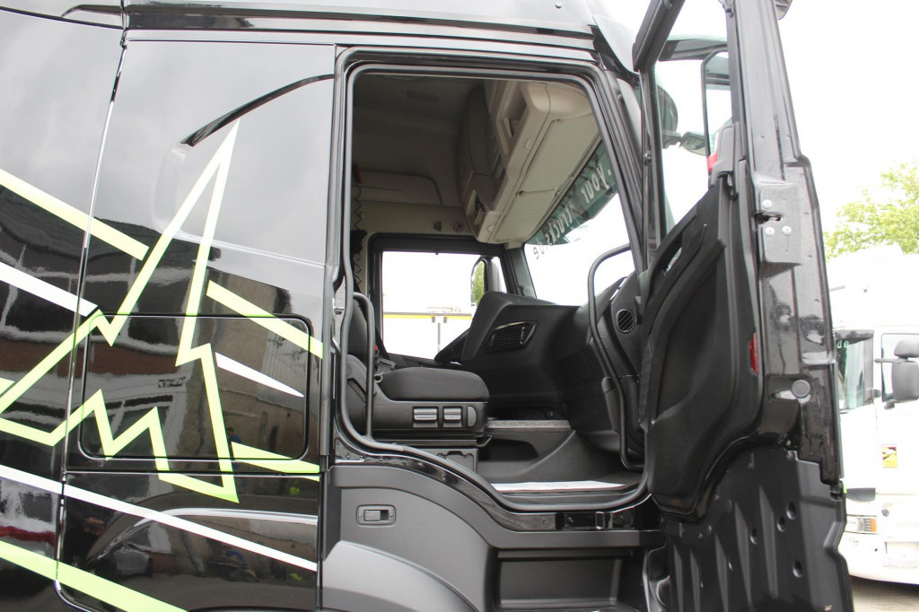 Iveco S-Way 480 Retarder Standklima 2Tanks Navi LED - Cabeza tractora: foto 3 Iveco S-Way 480 Retarder Standklima 2Tanks Navi LED - Cabeza tractora: foto 3