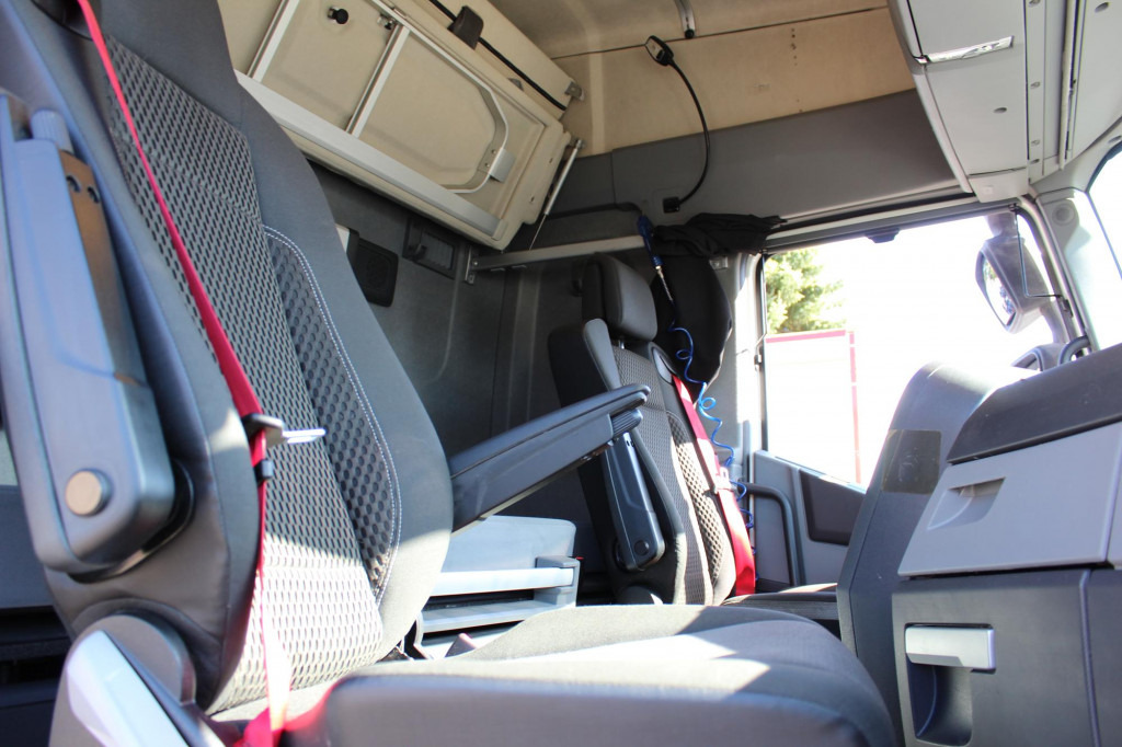 Renault T 520 E6 High Sleeper Retarder 2Tank Standklima - Cabeza tractora: foto 2 Renault T 520 E6 High Sleeper Retarder 2Tank Standklima - Cabeza tractora: foto 2