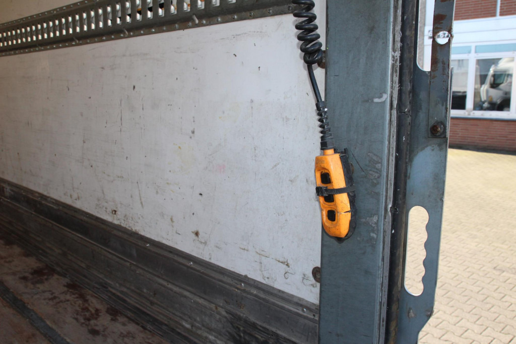 Renault D  280E6 Wide  Koffer  LBW   nur 268Tkm! - Camión caja cerrada: foto 4 Renault D  280E6 Wide  Koffer  LBW   nur 268Tkm! - Camión caja cerrada: foto 4