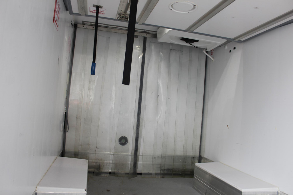 Renault Master 145 E6 Thermo King 300 Bi-Temp. GDP - Furgoneta frigorifica: foto 5 Renault Master 145 E6 Thermo King 300 Bi-Temp. GDP - Furgoneta frigorifica: foto 5