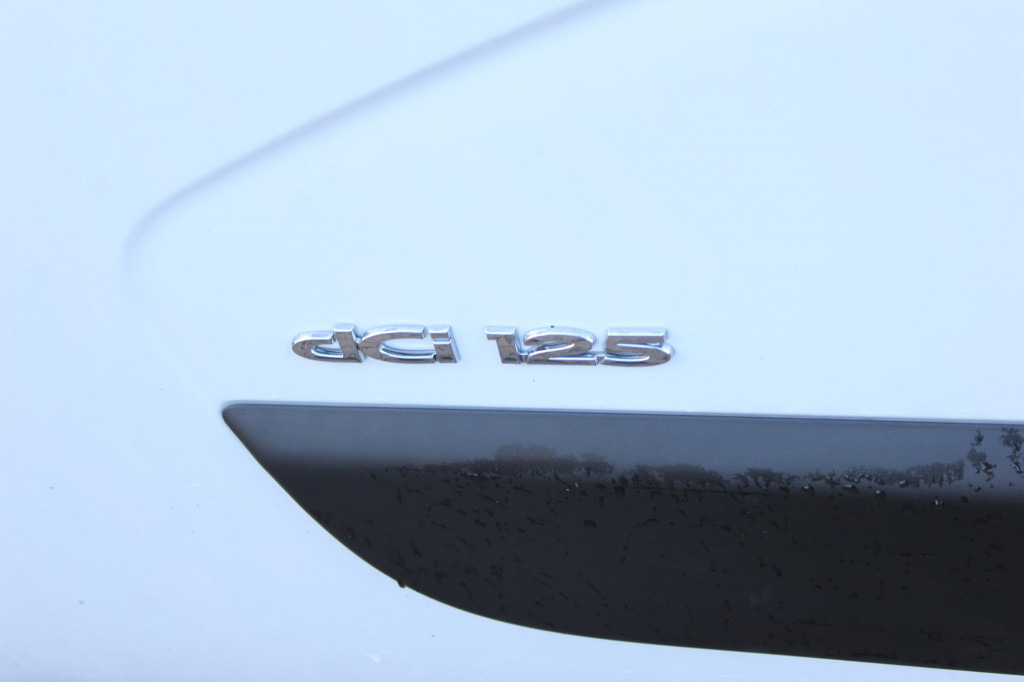 Renault Master Comilev 100TF1 10m Klima nur 167h HU-UVV - Camión con plataforma elevadora: foto 5 Renault Master Comilev 100TF1 10m Klima nur 167h HU-UVV - Camión con plataforma elevadora: foto 5