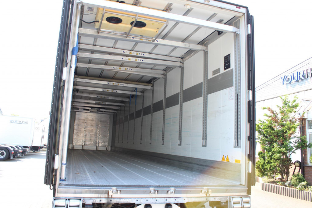 SCHMITZ Carrier Vector 1950Mt. Doppelstock Blumen LBW! - Semirremolque frigorífico: foto 3 SCHMITZ Carrier Vector 1950Mt. Doppelstock Blumen LBW! - Semirremolque frigorífico: foto 3