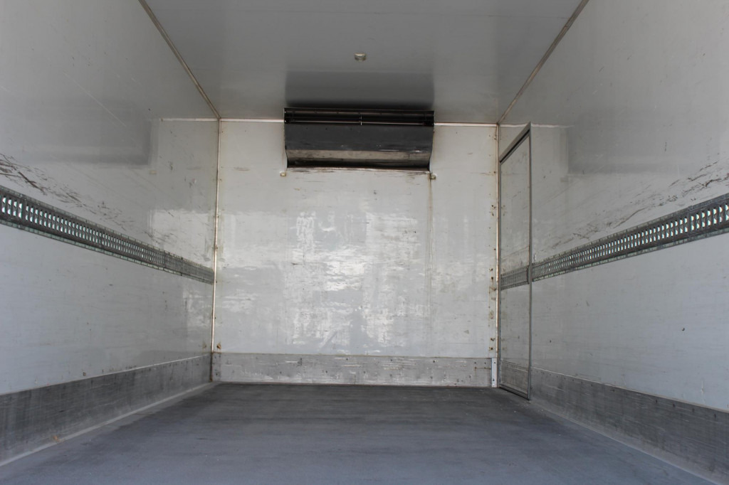 Volvo FL 260 E6 TK T800R 16t Strom Türen+LBW FRC - Camión frigorífico: foto 2 Volvo FL 260 E6 TK T800R 16t Strom Türen+LBW FRC - Camión frigorífico: foto 2