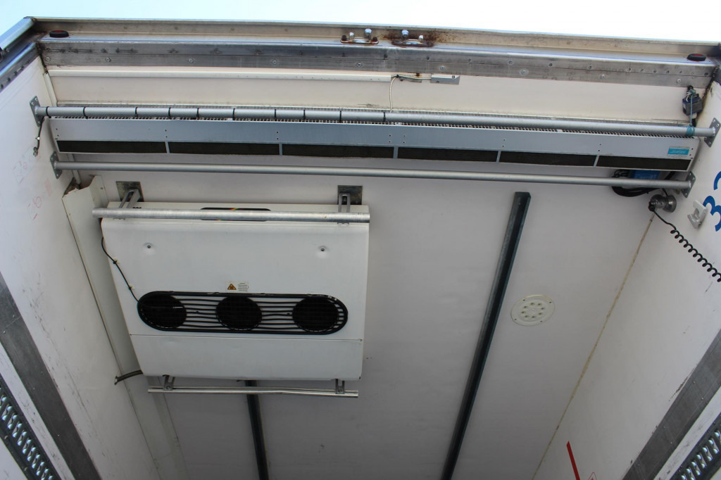 Volvo FM 420 E6 TK T-1200 Spect. Bi-Temp. Strom LBW TW - Camión frigorífico: foto 2 Volvo FM 420 E6 TK T-1200 Spect. Bi-Temp. Strom LBW TW - Camión frigorífico: foto 2