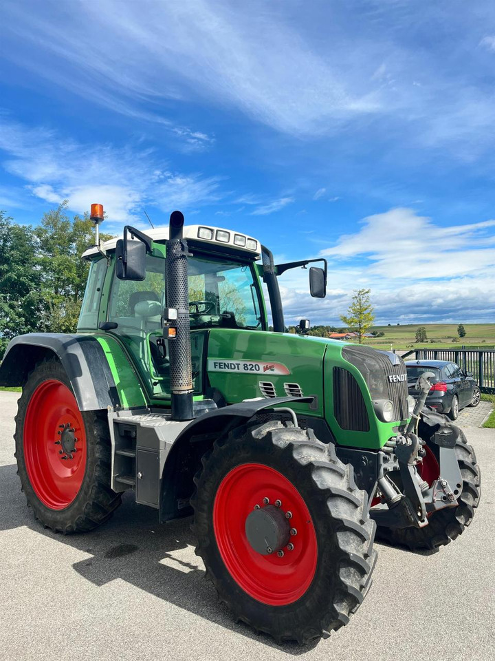 Fendt 820 Vario Com3 mit GPS / neuer Motor / 9647 Bh - Tractor: foto 5 Fendt 820 Vario Com3 mit GPS / neuer Motor / 9647 Bh - Tractor: foto 5