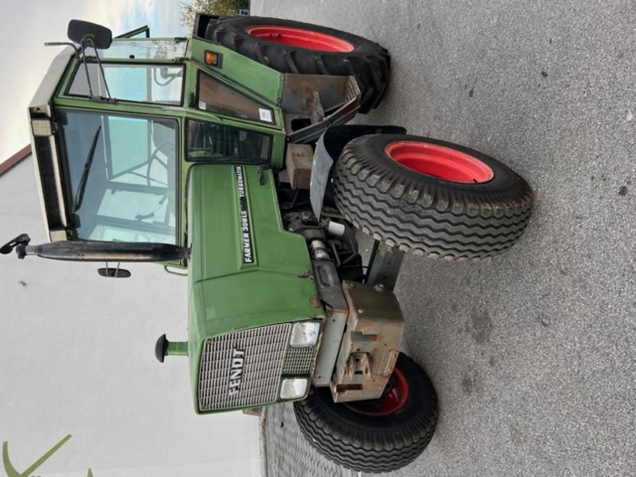 Fendt Farmer 306 LS, ca. 9516 Bh, Baujahr 1982 - Tractor: foto 2 Fendt Farmer 306 LS, ca. 9516 Bh, Baujahr 1982 - Tractor: foto 2