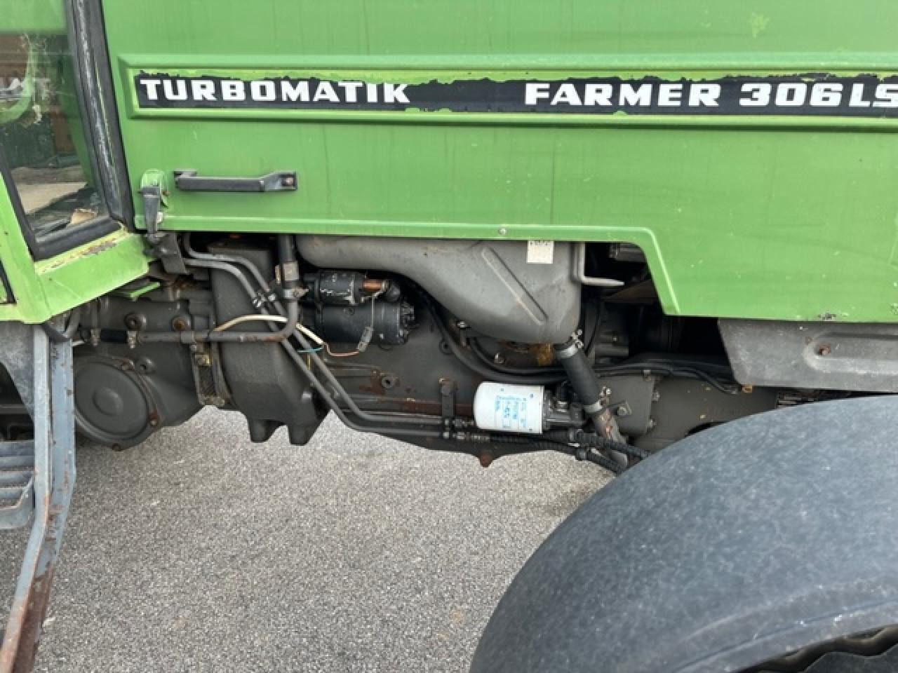 Fendt Farmer 306 LS, ca. 9516 Bh, Baujahr 1982 - Tractor: foto 4 Fendt Farmer 306 LS, ca. 9516 Bh, Baujahr 1982 - Tractor: foto 4