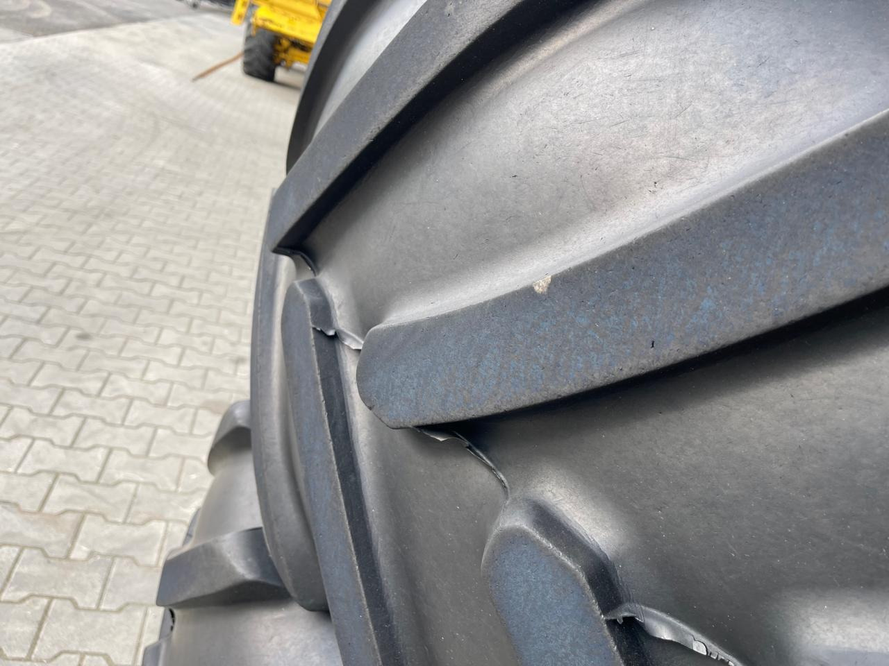 John Deere Kompletträder von 6R250, 650/65 R42 mit Bridgestone Decken aus 2019, ca. 50 % - Tractor: foto 5 John Deere Kompletträder von 6R250, 650/65 R42 mit Bridgestone Decken aus 2019, ca. 50 % - Tractor: foto 5