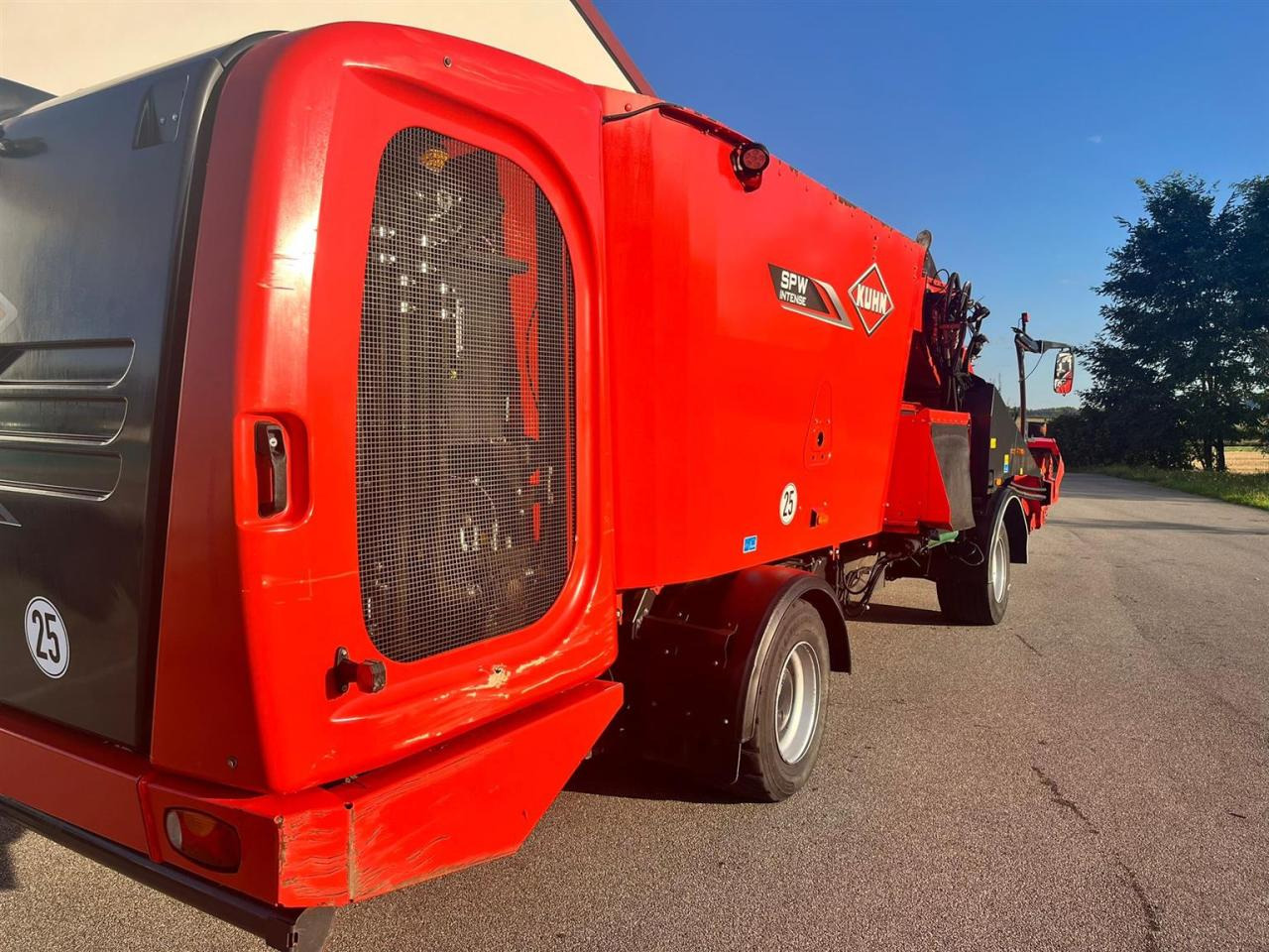 Kuhn 14.2 CS / Futtermischwagen / 2 Schnecken - Desensiladora: foto 5 Kuhn 14.2 CS / Futtermischwagen / 2 Schnecken - Desensiladora: foto 5