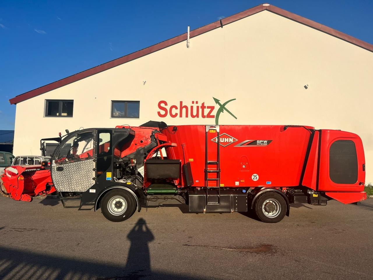 Kuhn 14.2 CS / Futtermischwagen / 2 Schnecken - Desensiladora: foto 2 Kuhn 14.2 CS / Futtermischwagen / 2 Schnecken - Desensiladora: foto 2