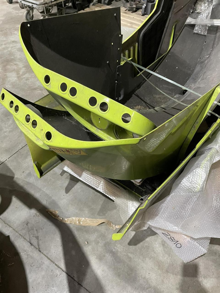 CLAAS Axion 820 Motorhaube Kotflügel Seitendeckel - Recambio: foto 4 CLAAS Axion 820 Motorhaube Kotflügel Seitendeckel - Recambio: foto 4