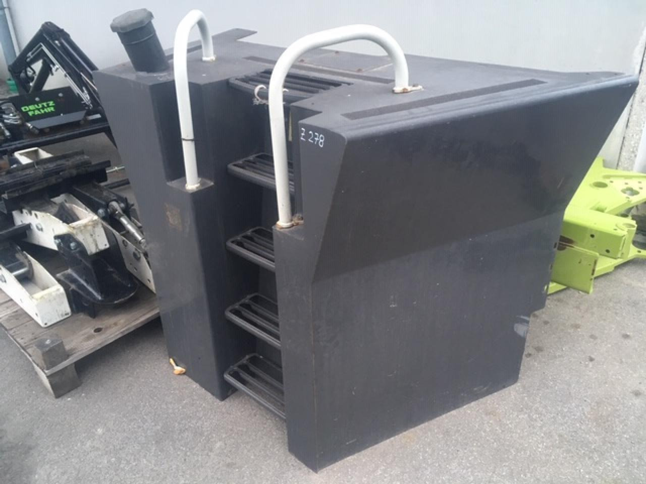 CLAAS Dieseltank für Claas Xerion, 4000 - Recambio: foto 2 CLAAS Dieseltank für Claas Xerion, 4000 - Recambio: foto 2