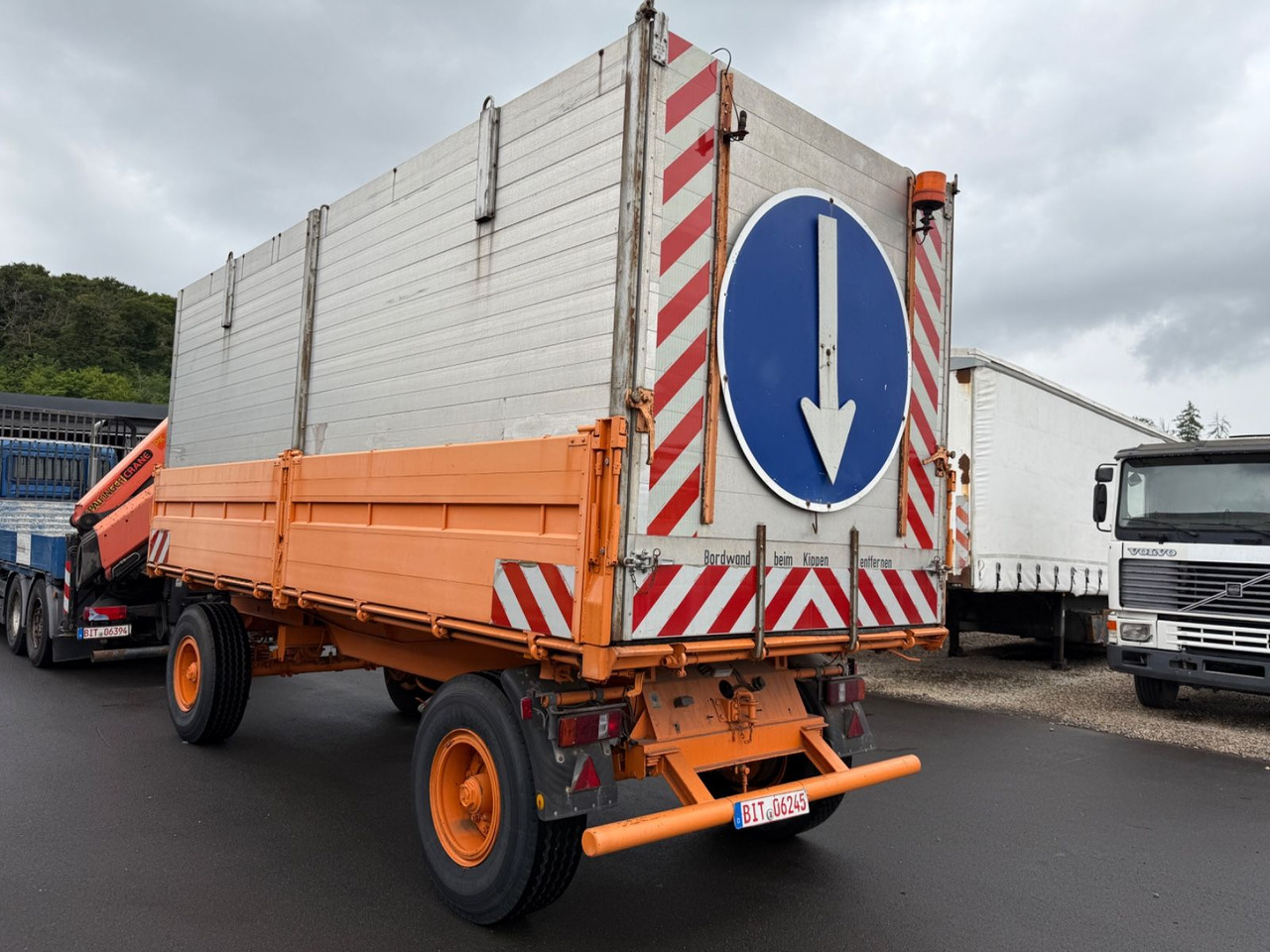 Kässbohrer 3 - Seiten Kipper Blattfederung + Zusatzaufbau - Remolque volquete: foto 2 Kässbohrer 3 - Seiten Kipper Blattfederung + Zusatzaufbau - Remolque volquete: foto 2
