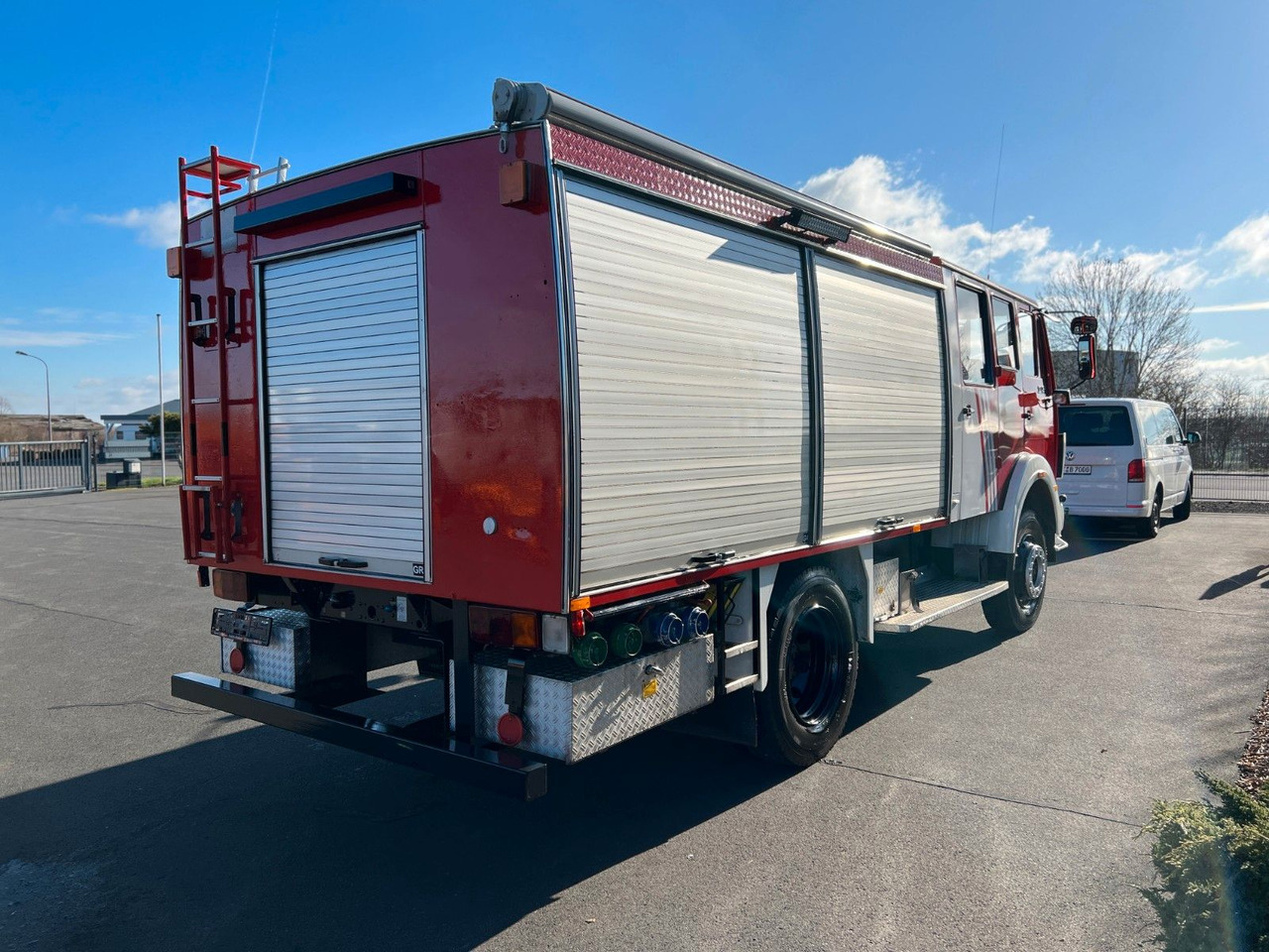 Mercedes-Benz 1019 4x4 Tanklöschfahrzeug Metz TLF 16 Mercedes-Benz 1019 4x4 Tanklöschfahrzeug Metz TLF 16 - Camión cisterna: foto 2 Mercedes-Benz 1019 4x4 Tanklöschfahrzeug Metz TLF 16 Mercedes-Benz 1019 4x4 Tanklöschfahrzeug Metz TLF 16 - Camión cisterna: foto 2