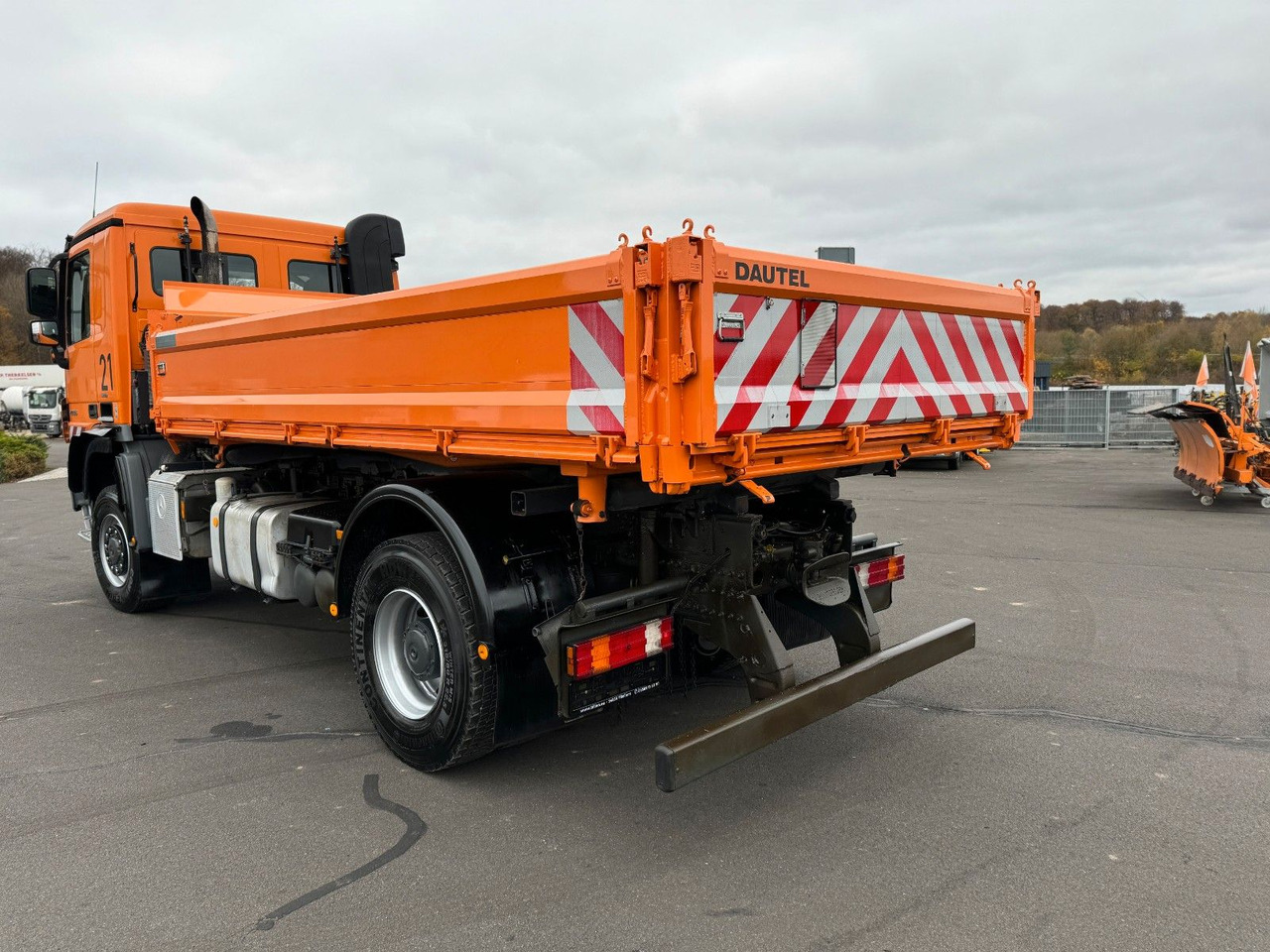 Mercedes-Benz Actros 2036 4x4 Meiler Kipper Winterdienst Euro5 Mercedes-Benz Actros 2036 4x4 Meiller Kipper Winterdienst E 5 - Camión volquete: foto 2 Mercedes-Benz Actros 2036 4x4 Meiler Kipper Winterdienst Euro5 Mercedes-Benz Actros 2036 4x4 Meiller Kipper Winterdienst E 5 - Camión volquete: foto 2