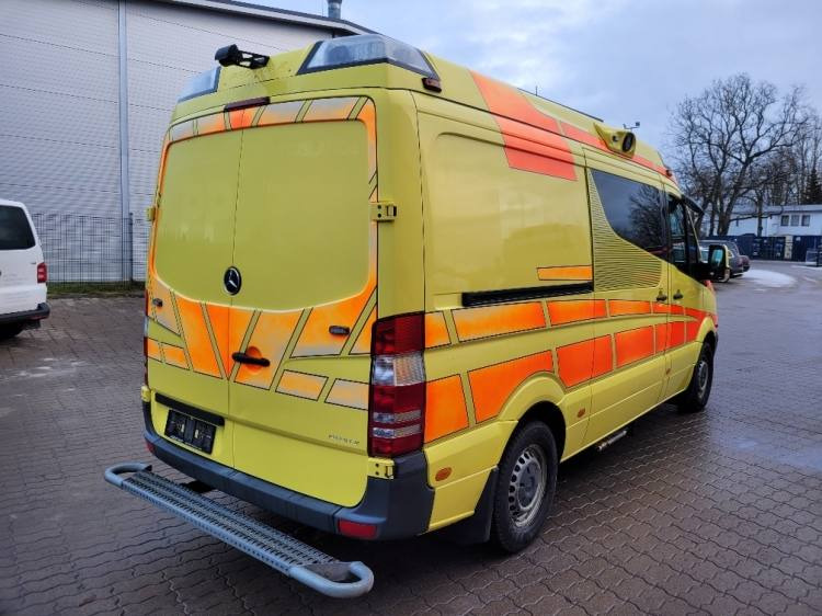 MERCEDES – BENZ SPRINTER 2.2D AMBULANCE (PROFILE) KLIMA 11.2014 EURO 5 - Ambulancia: foto 4 MERCEDES – BENZ SPRINTER 2.2D AMBULANCE (PROFILE) KLIMA 11.2014 EURO 5 - Ambulancia: foto 4