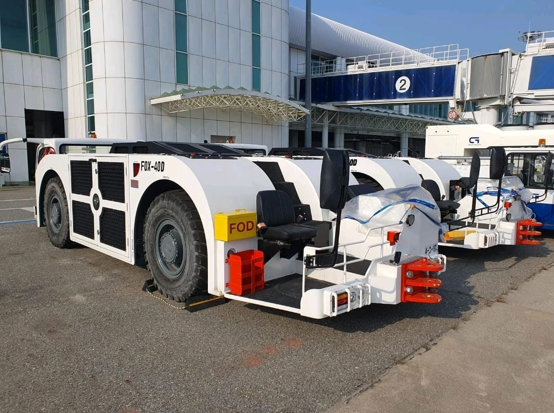 BlissFox - ABC 40D - Remolcador de aviones: foto 3 BlissFox - ABC 40D - Remolcador de aviones: foto 3