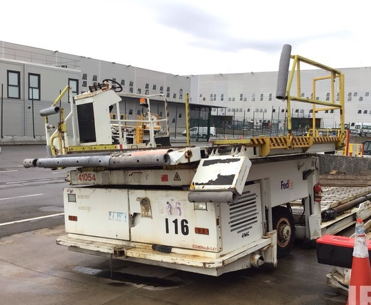 FMC loader Commander 15 Universal Main Deck - Cargadora de contenedores/ Palets: foto 1 FMC loader Commander 15 Universal Main Deck - Cargadora de contenedores/ Palets: foto 1