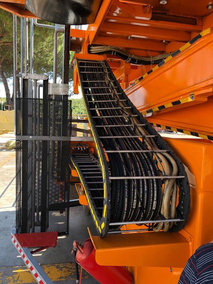 Main Deck Loader Aviogei 20 tons 2PU2000 - Cargadora de contenedores/ Palets: foto 2 Main Deck Loader Aviogei 20 tons 2PU2000 - Cargadora de contenedores/ Palets: foto 2