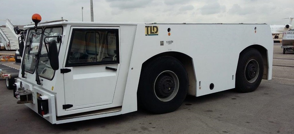 Pushback Tractor TLD TMX400-26 - Remolcador de aviones: foto 2 Pushback Tractor TLD TMX400-26 - Remolcador de aviones: foto 2
