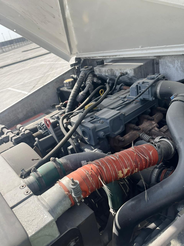 Remolcador de aviones Schopf Rofan ZDi Diesel Tractor 8Tons: foto 6 Remolcador de aviones Schopf Rofan ZDi Diesel Tractor 8Tons: foto 6