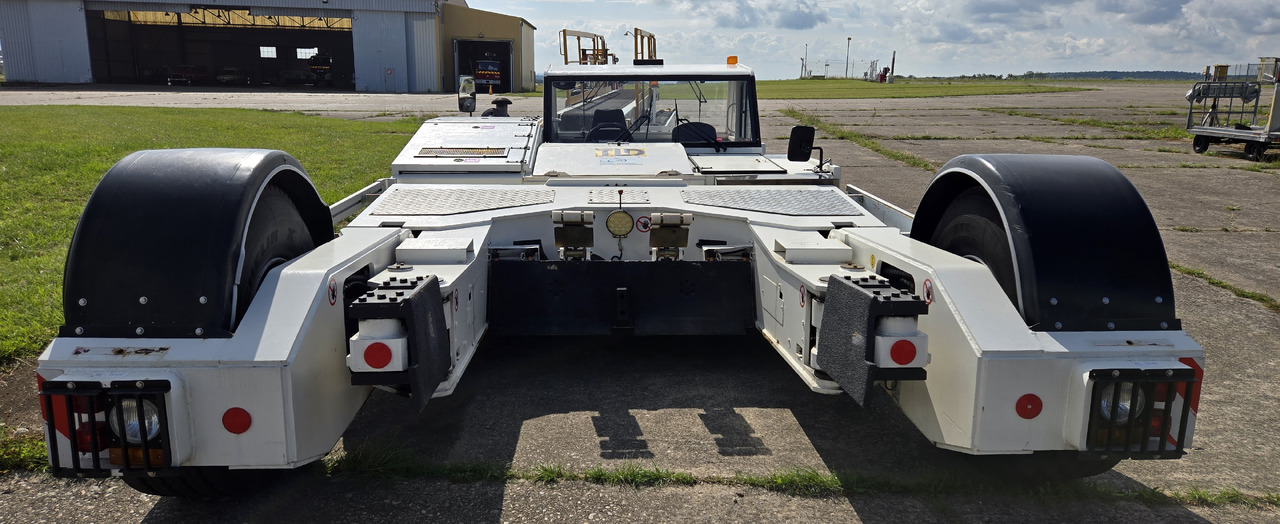 TLD TPX200SF - Remolcador de aviones: foto 1 TLD TPX200SF - Remolcador de aviones: foto 1