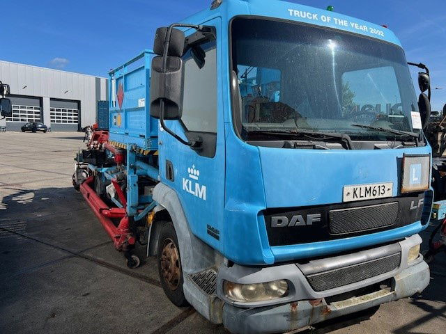 DAF LF 45 FA45.130 LF - Camión cisterna: foto 2 DAF LF 45 FA45.130 LF - Camión cisterna: foto 2