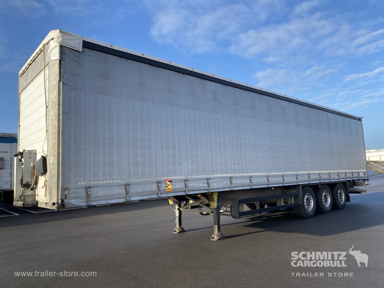 SCHMITZ Curtainsider Standard Taillift - Semirremolque lona: foto 1 SCHMITZ Curtainsider Standard Taillift - Semirremolque lona: foto 1