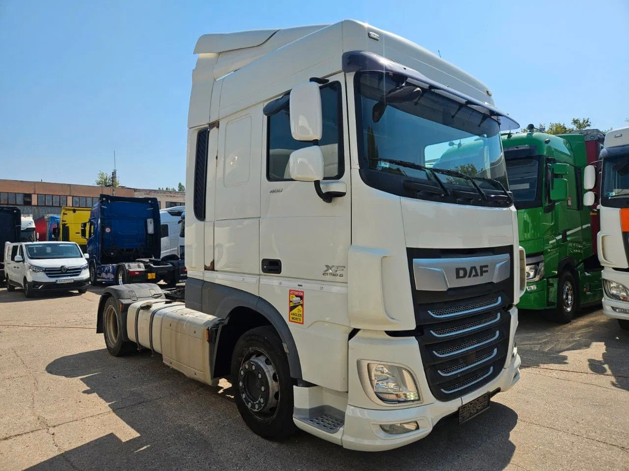 DAF XF 460 Mega Standklima Space Cab - Cabeza tractora: foto 2 DAF XF 460 Mega Standklima Space Cab - Cabeza tractora: foto 2