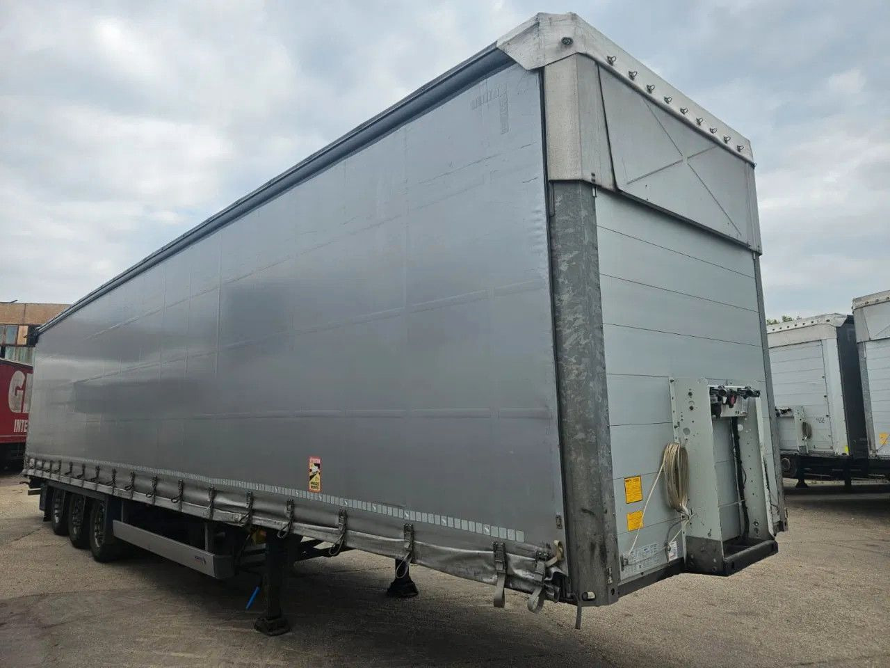 Schmitz Cargobull SCB S3T VARIOS 2 units! Lifting Axle A&C, XL Cod - Semirremolque lona: foto 2 Schmitz Cargobull SCB S3T VARIOS 2 units! Lifting Axle A&C, XL Cod - Semirremolque lona: foto 2