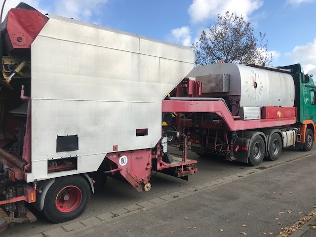 Schaefer KRZS 1000 Asphalt - Bitumen Reparaturzug mit Splittstreuer und Anpresswalzen - Construcción de carreteras: foto 2 Schaefer KRZS 1000 Asphalt - Bitumen Reparaturzug mit Splittstreuer und Anpresswalzen - Construcción de carreteras: foto 2