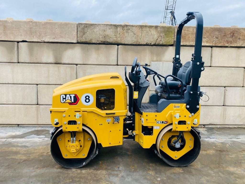 CAT CB 2.7 - Apisonadora de asfalto: foto 1 CAT CB 2.7 - Apisonadora de asfalto: foto 1