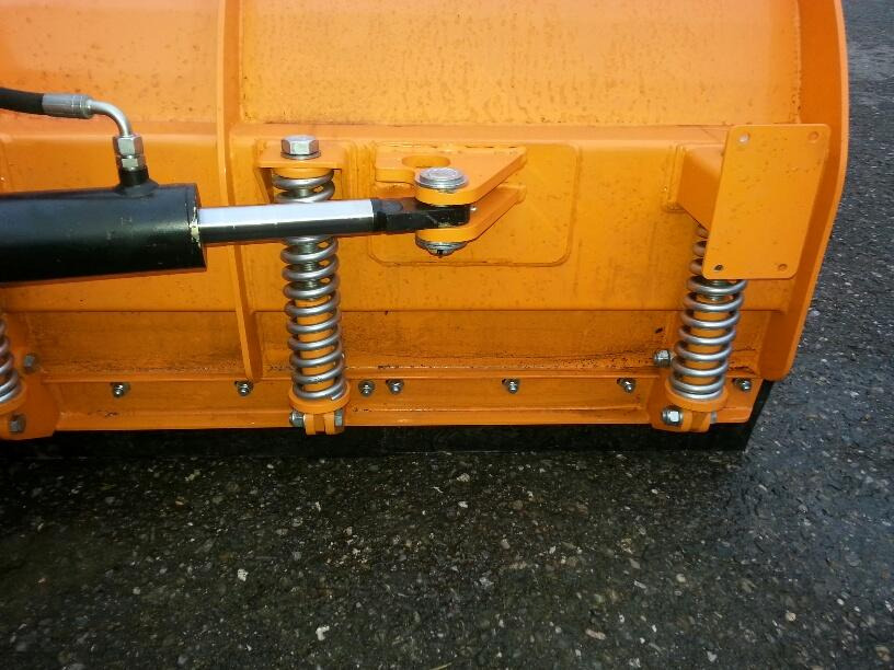 Schneeschild 2,6m Komatsu Atlas Schlepper Radlader Hoflader - Cuchilla quitanieves: foto 5 Schneeschild 2,6m Komatsu Atlas Schlepper Radlader Hoflader - Cuchilla quitanieves: foto 5