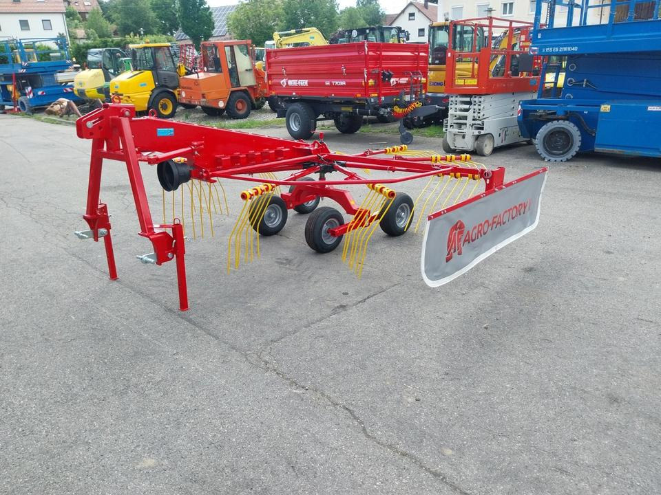 Neuen Kreiselschwader Schwader 3,5m KN-350 Pöttinger - Henificadora: foto 1 Neuen Kreiselschwader Schwader 3,5m KN-350 Pöttinger - Henificadora: foto 1