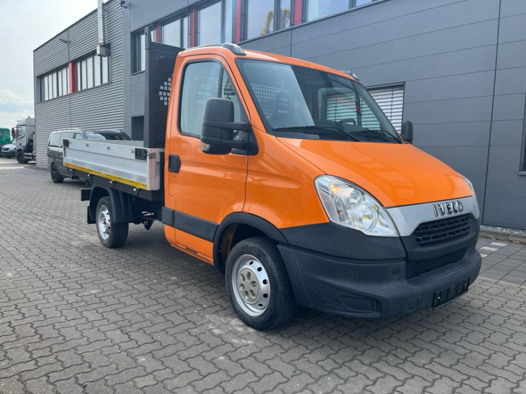 IVECO(I) Daily 29L13 Pritsche - Furgoneta caja abierta: foto 2 IVECO(I) Daily 29L13 Pritsche - Furgoneta caja abierta: foto 2