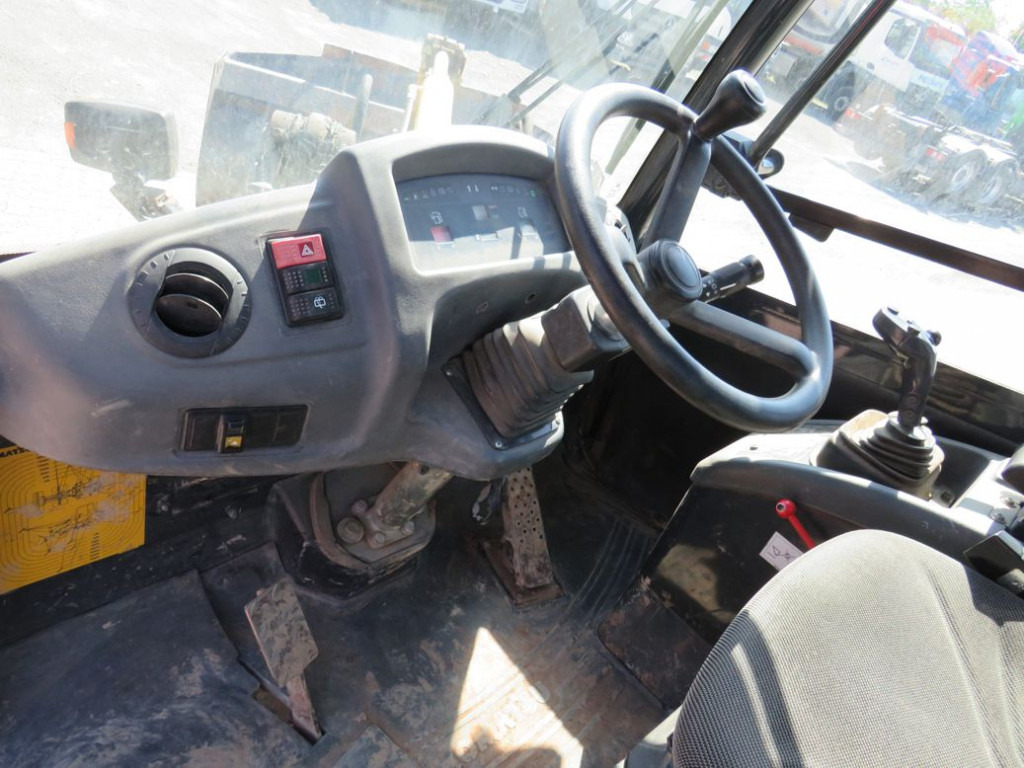 KOMATSU HANOMAG Radlader WA 80 - 6 Radlader - Cargadora de ruedas: foto 5 KOMATSU HANOMAG Radlader WA 80 - 6 Radlader - Cargadora de ruedas: foto 5