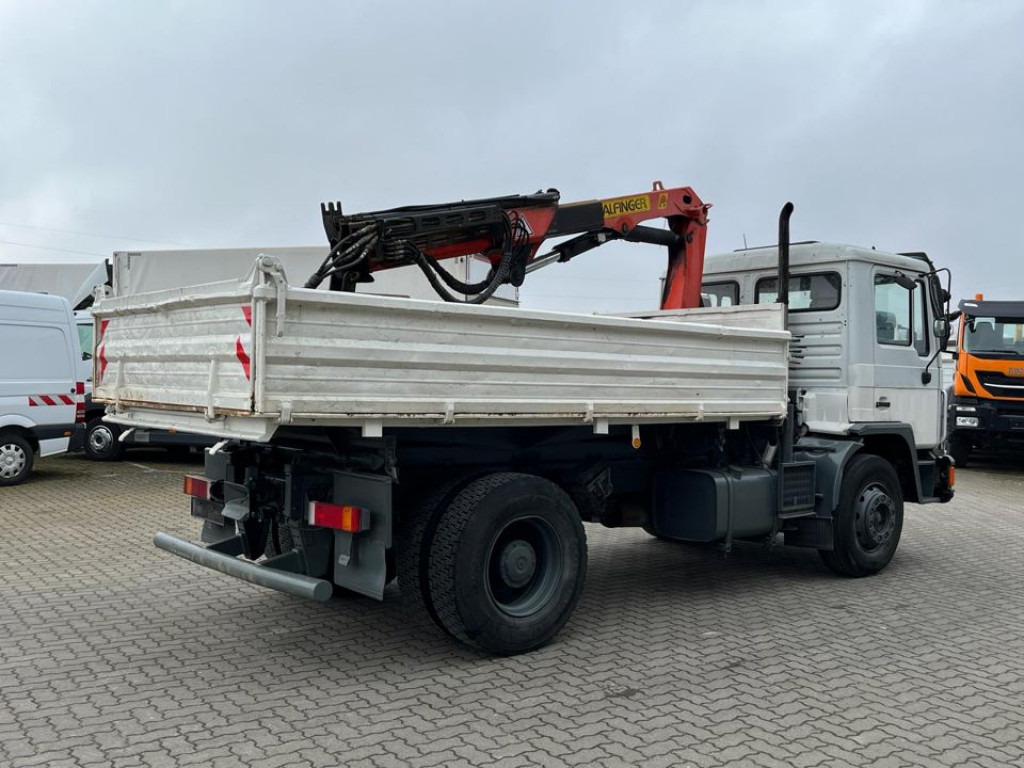 MAN MAN F90 2-Achs Kipper Kran 18.232 FK Palf. PK 8000 - Camión volquete, Camión grúa: foto 4 MAN MAN F90 2-Achs Kipper Kran 18.232 FK Palf. PK 8000 - Camión volquete, Camión grúa: foto 4